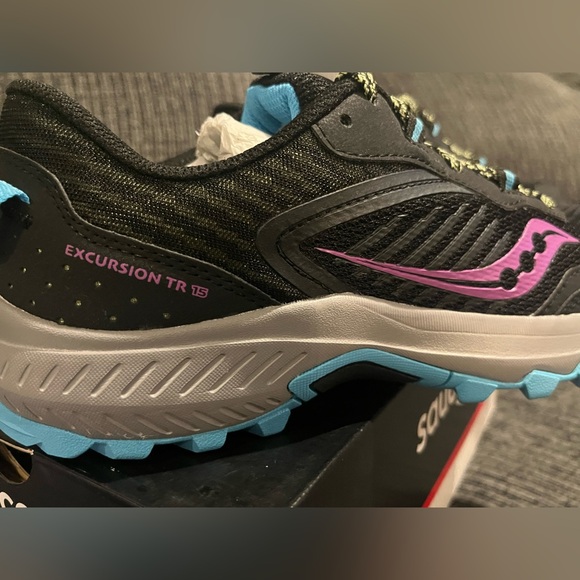 Saucony Women's Excursion TR15 Athletic Shoes size 9 new in box black purple - Picture 4 of 9